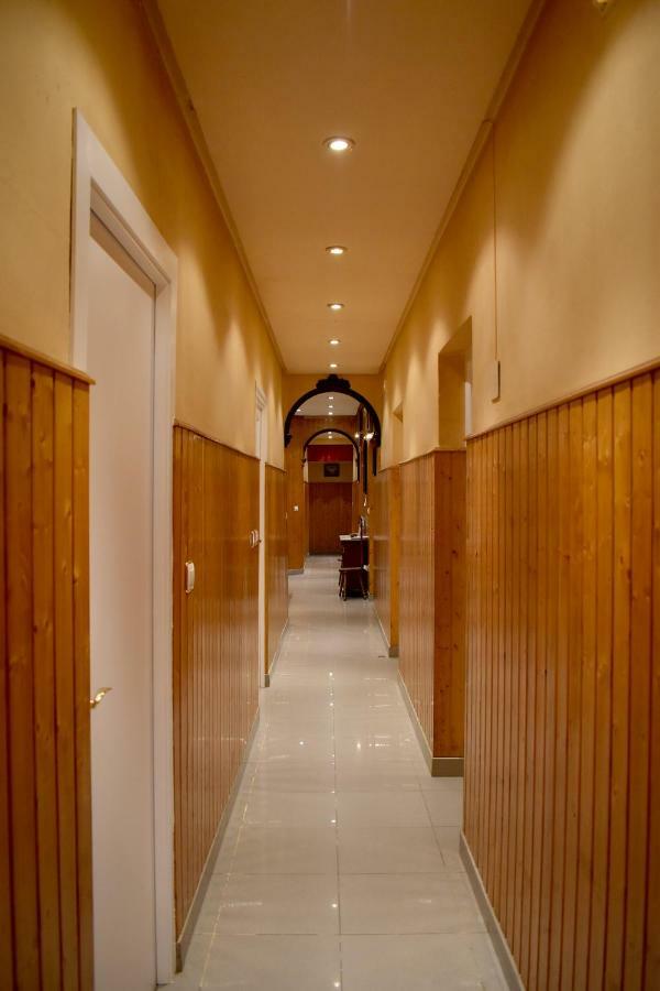 Hostal Oviedo Hotel Leon Exterior photo