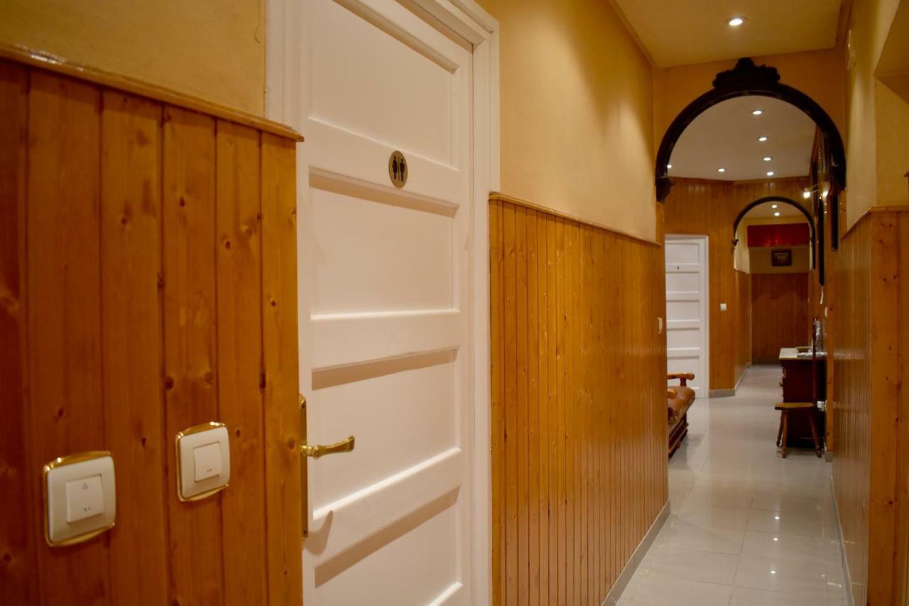 Hostal Oviedo Hotel Leon Exterior photo