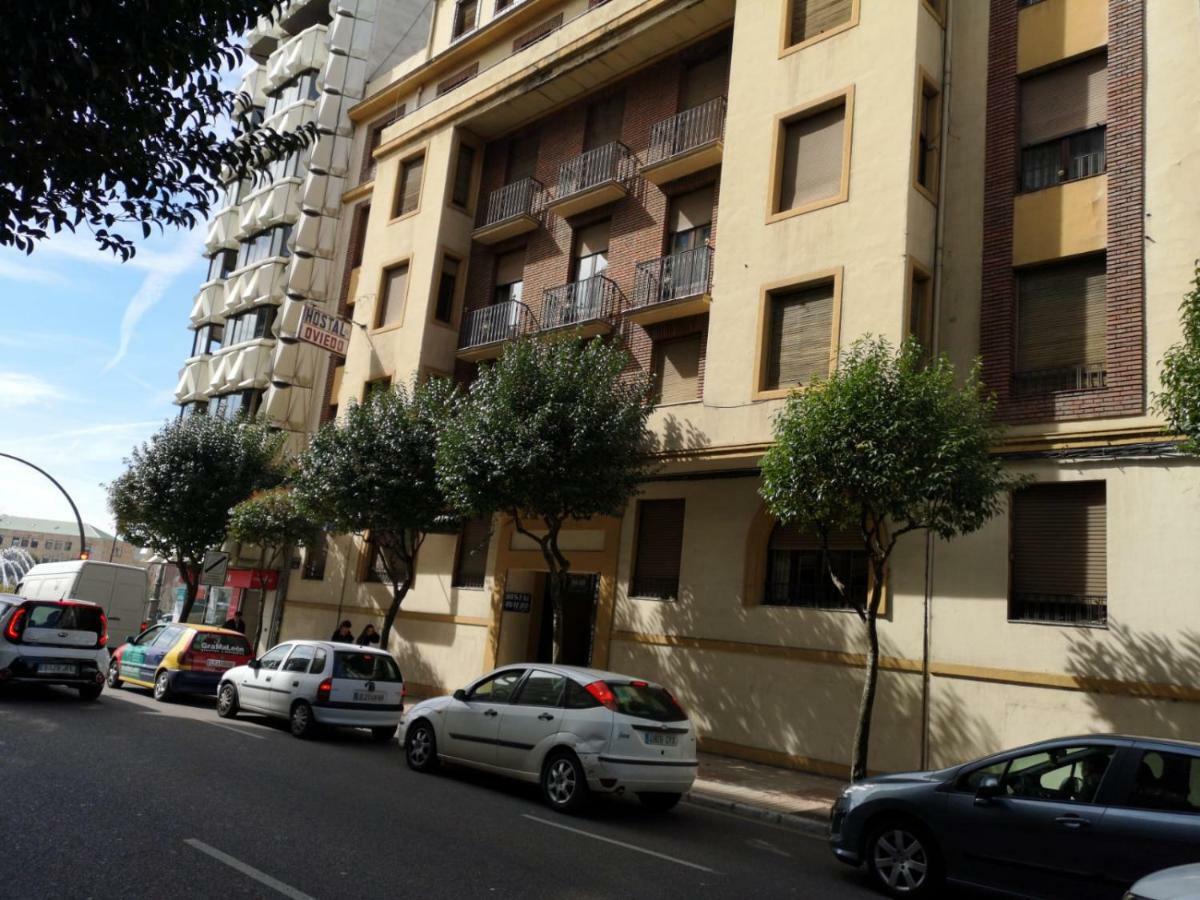 Hostal Oviedo Hotel Leon Exterior photo